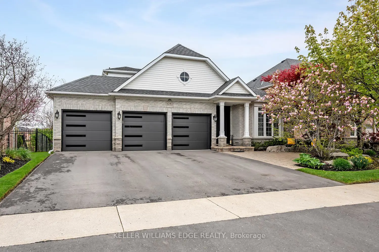 4285 Couples Crescent
