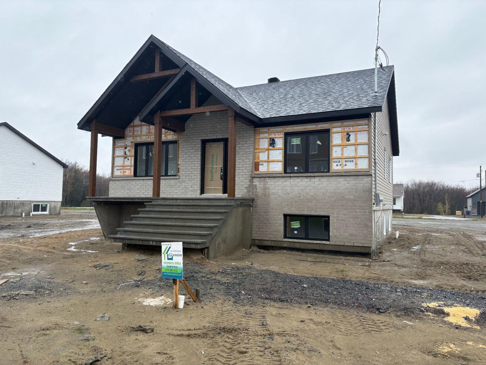 150 Rue Rousseau