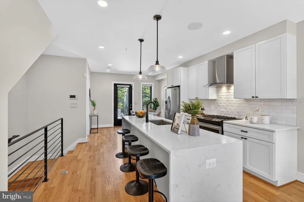 609 Gresham Place NW Unit 1, Washington, DC 20001 photo 5
