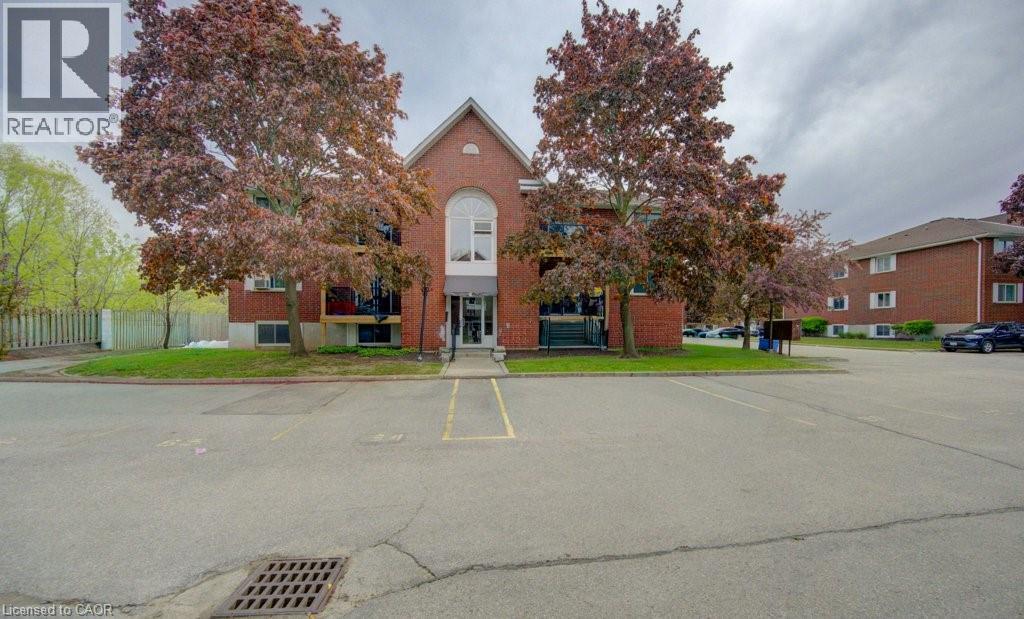 212-565 Greenfield Avenue, Kitchener, ON, N2C2P3