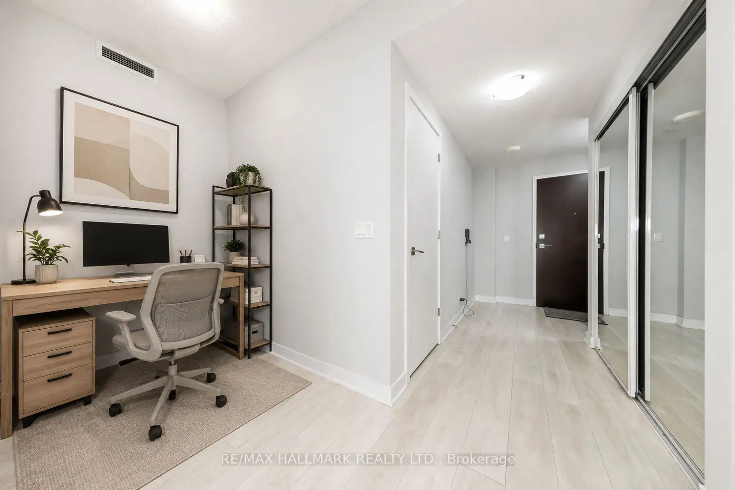 2221 Yonge Street 2211