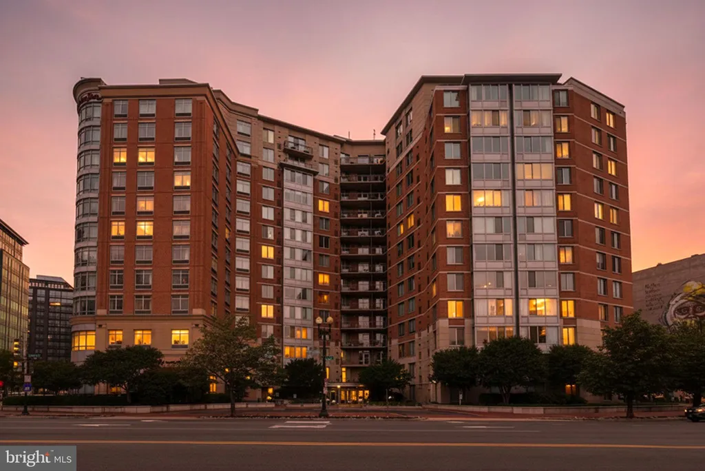 555 Massachusetts Avenue NW Unit 1019, Washington, DC 20001