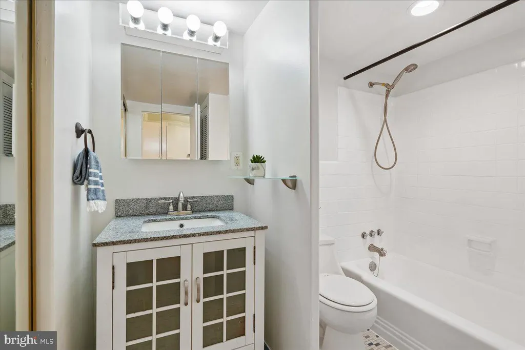 Additional image 14 of 922 24th Street NW Unit 415, Washington, DC 20037