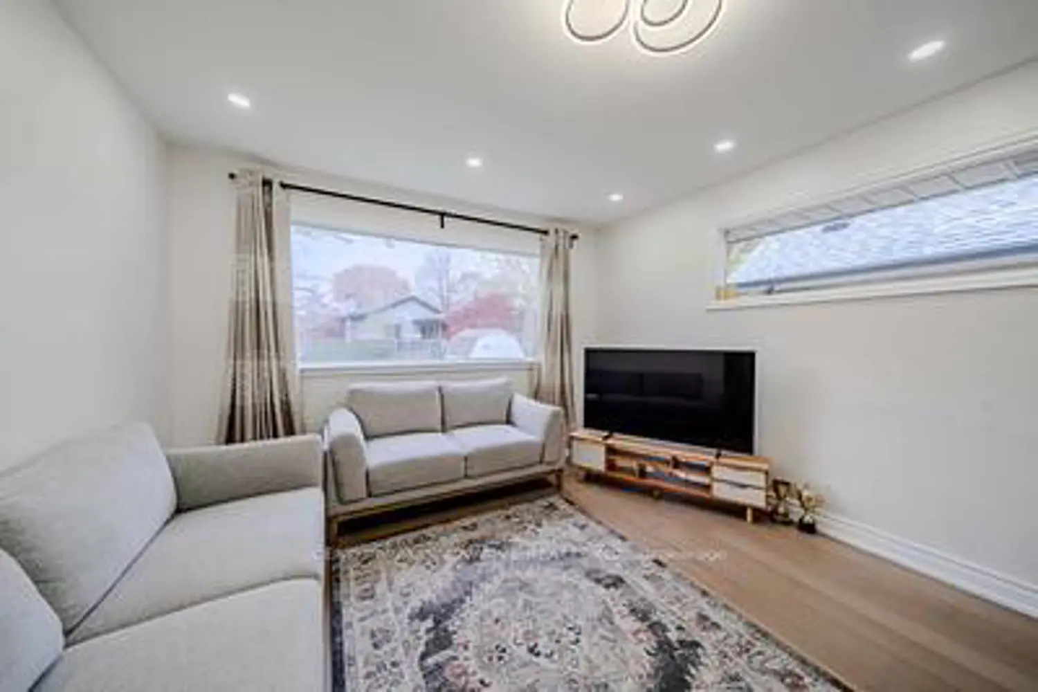 38 Deerfield Road photo 3