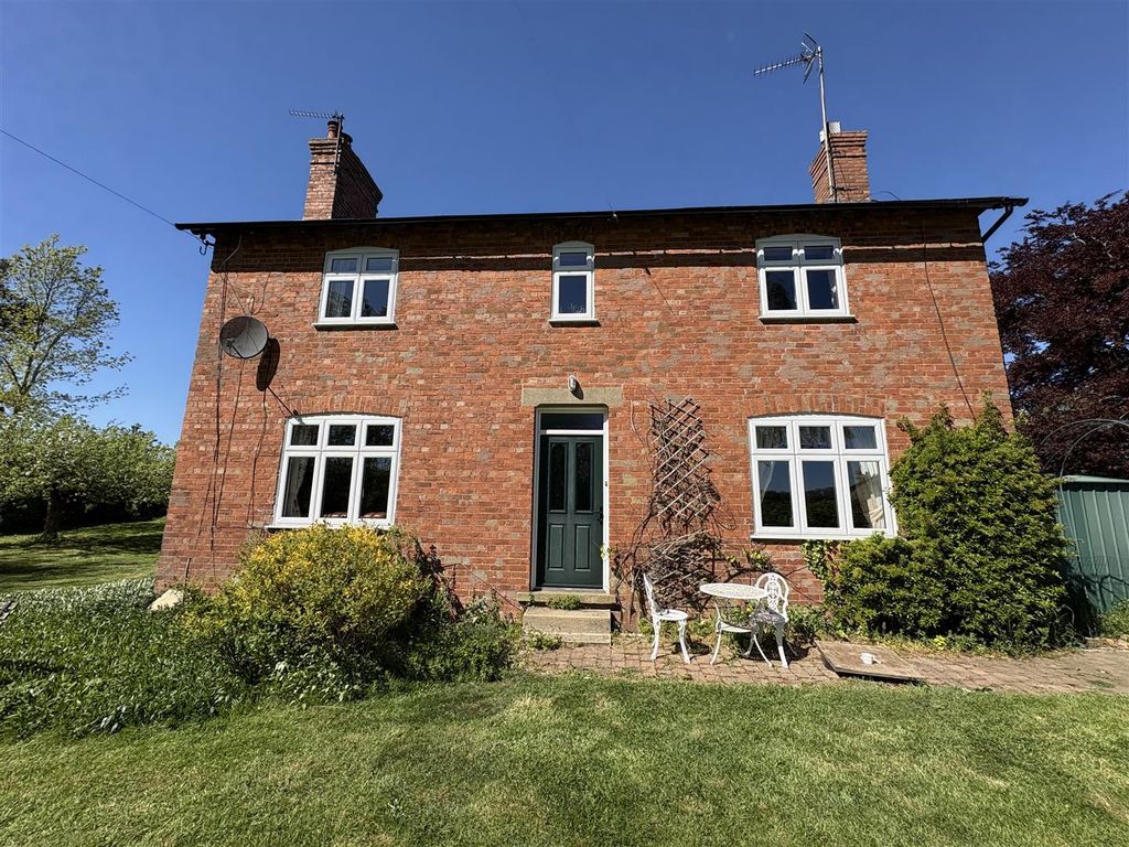3 bed farm for saleHoney Pot Lane, Colsterworth, Grantham NG33