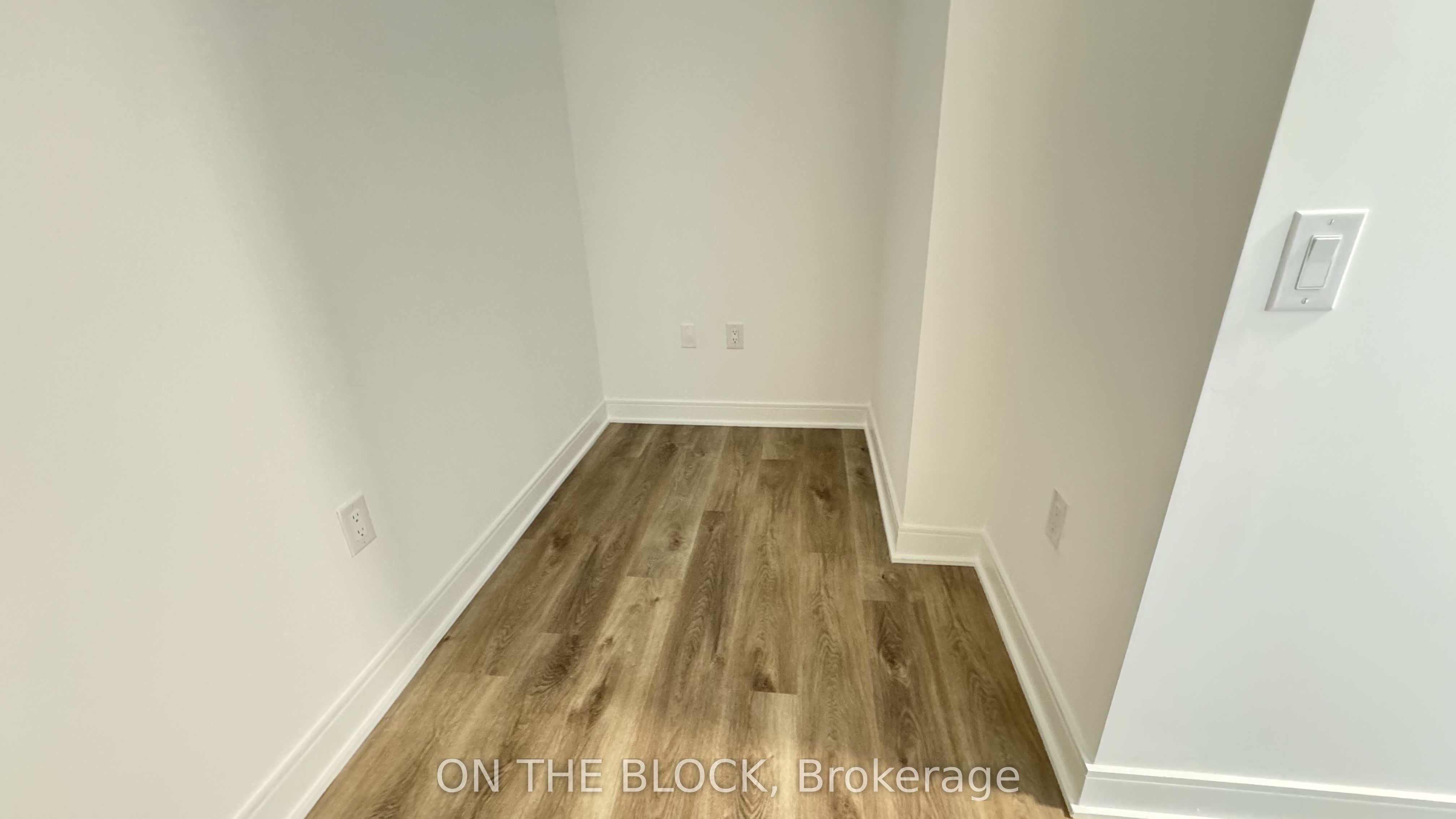Additional image 4 of 423-86 Dundas Street E, Mississauga, ON, L5A 1W4