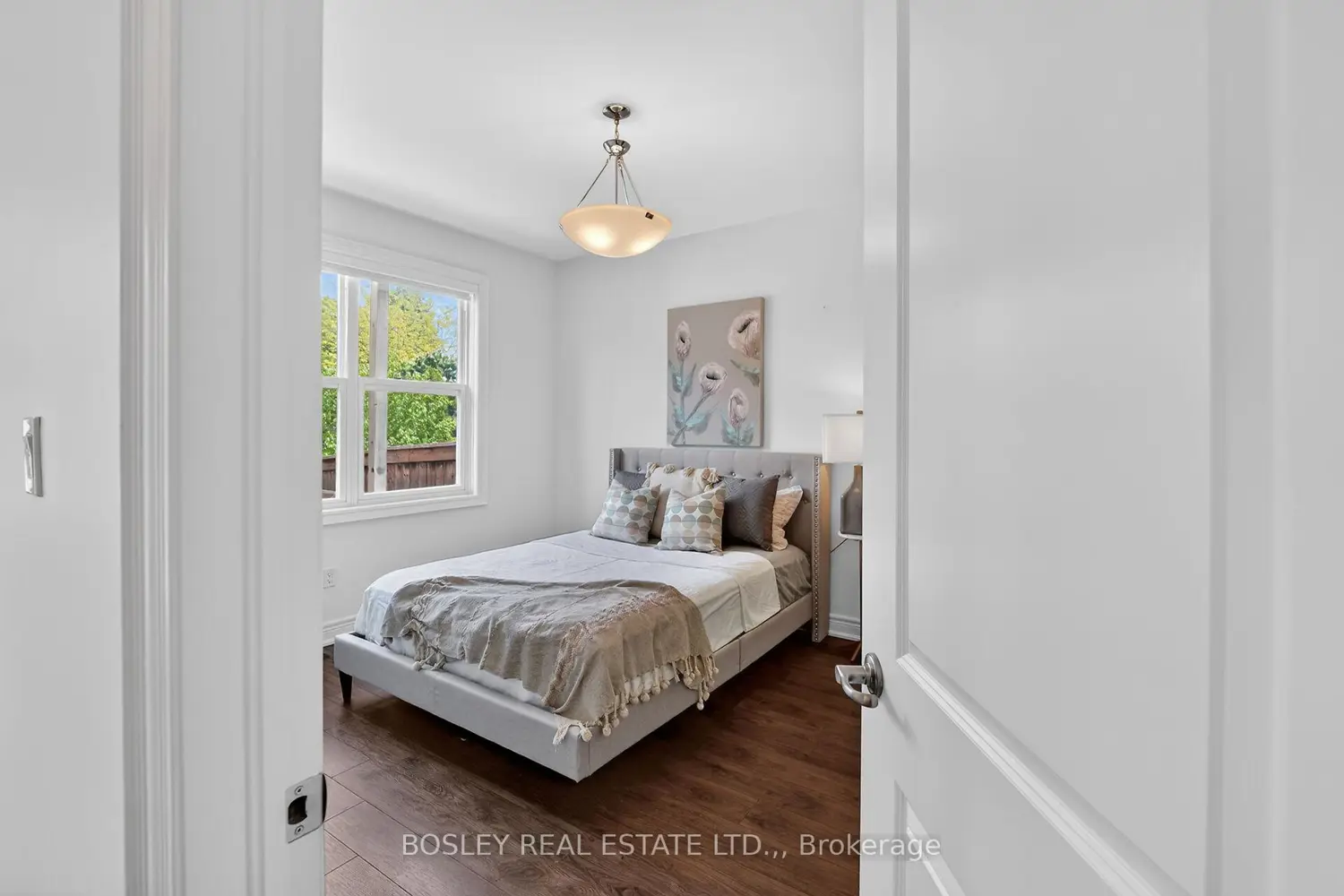 56 Paradise Grove photo 2