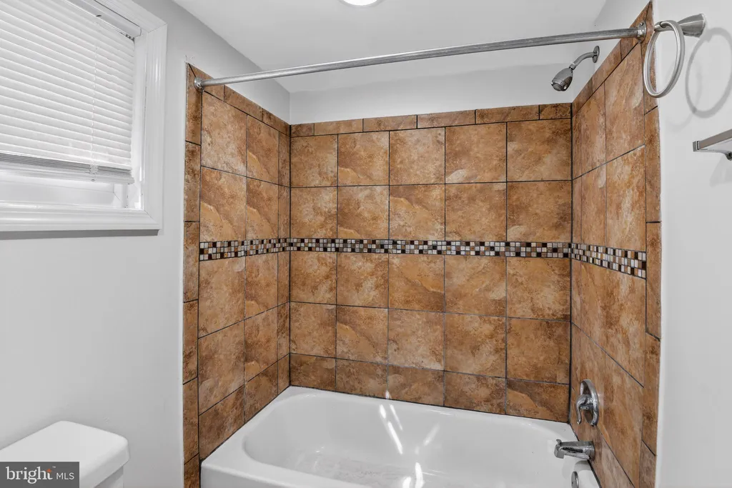 141 Uhland Terrace NE, Washington, DC 20002
