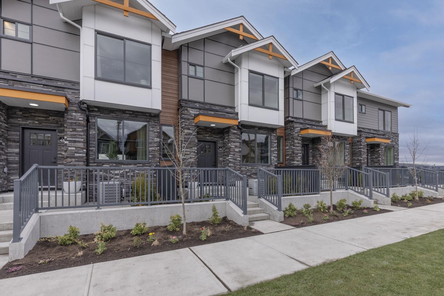 37-6035 141 Street, Surrey, BC, V3X 2N2