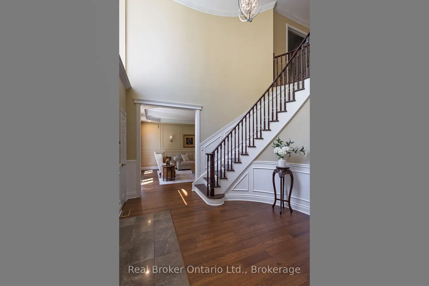 9 Paige Court photo 3
