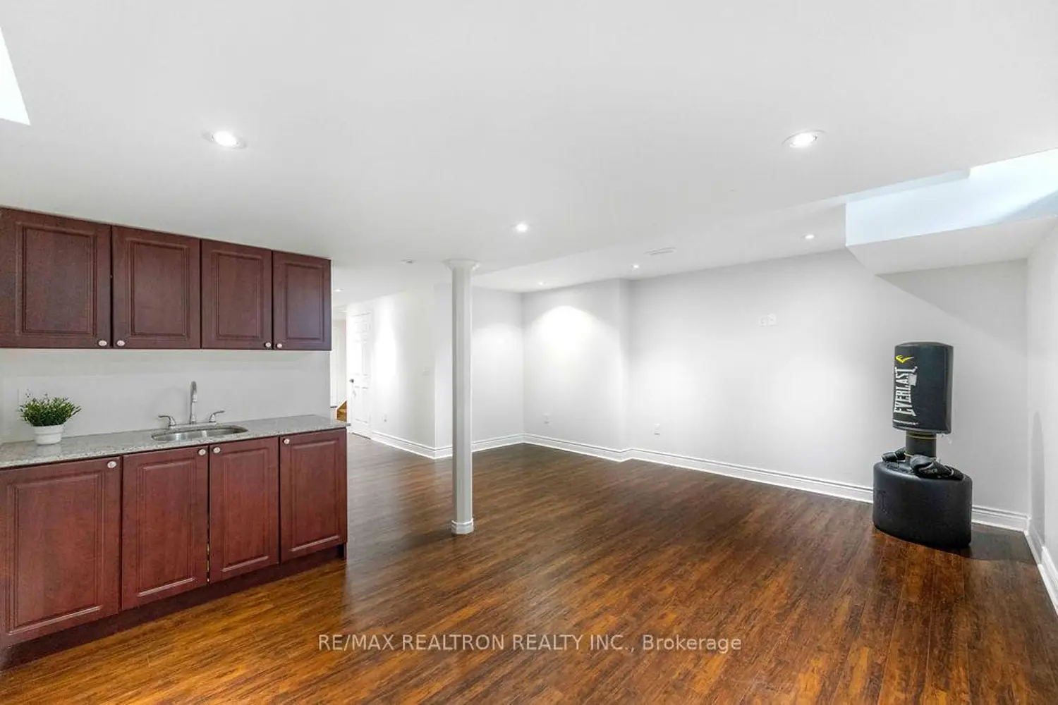Additional image 19 of 2334 Bur Oak Avenue