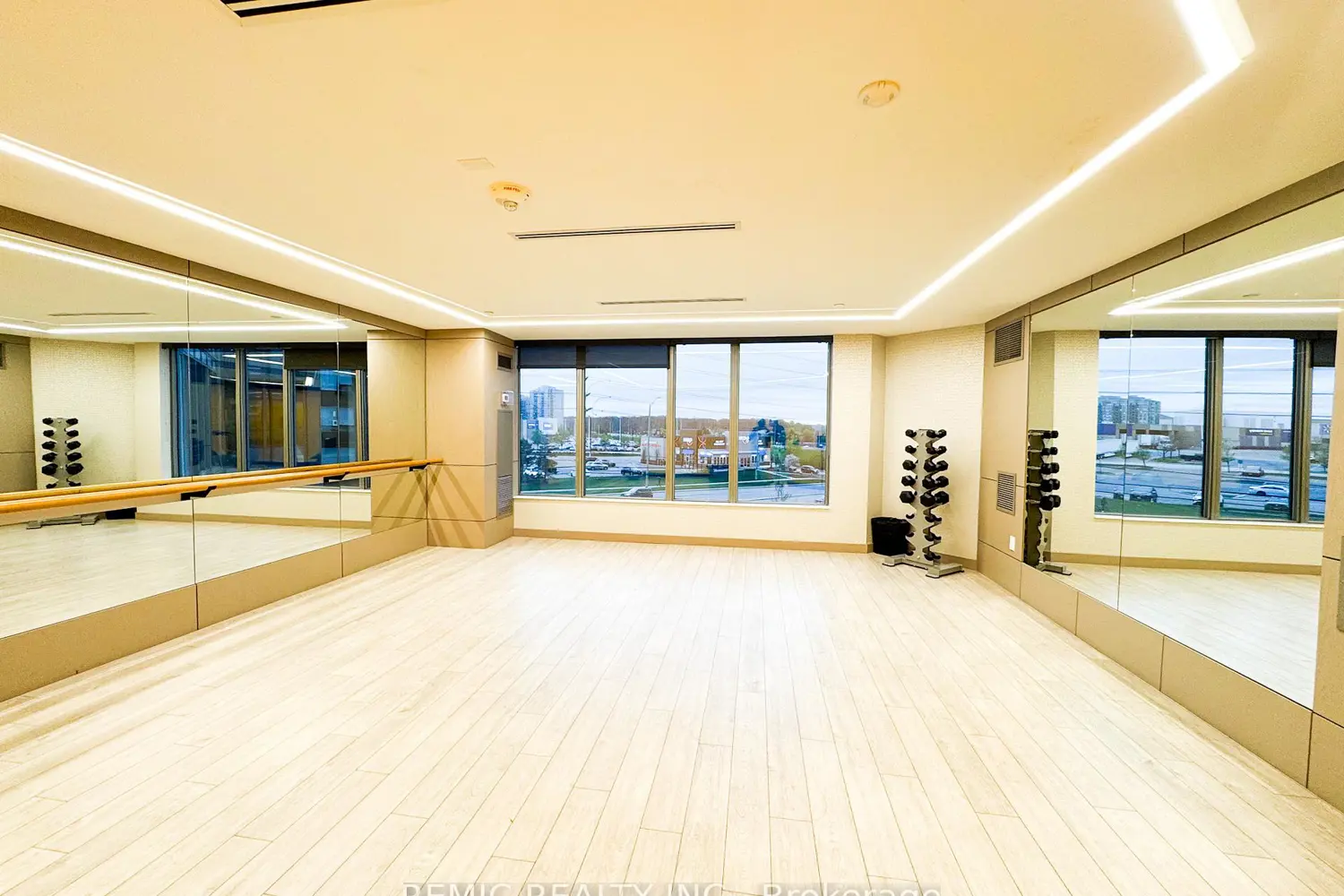 Additional image 13 of 4655 Metcalfe Avenue 2207