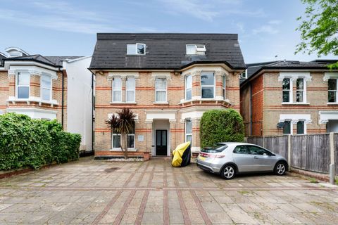 Amber Court, 54 The Avenue, Surbiton KT5, Studio to rent