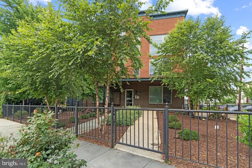 Additional image 17 of 37 Missouri Avenue NW Unit 2, Washington, DC 20011