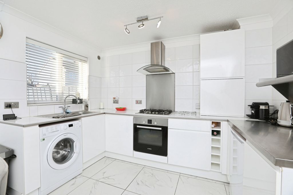 Additional image 17 of 3 bed semi-detached house for saleDiligent Drive, Sittingbourne, Kent ME10