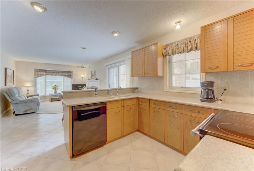 Additional image 4 of 298 Roxton Drive, Waterloo, ON, N2T 1R5