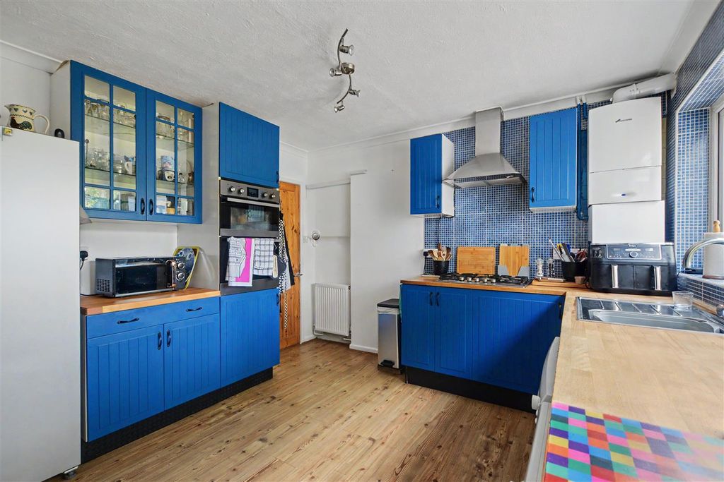 Additional image 10 of 3 bed detached house for saleGreenland Crescent, Beeston, Nottingham NG9