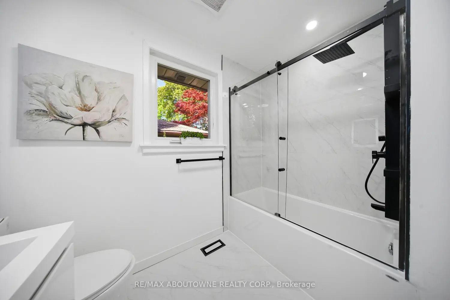 Additional image 9 of 2066 Rebecca Street