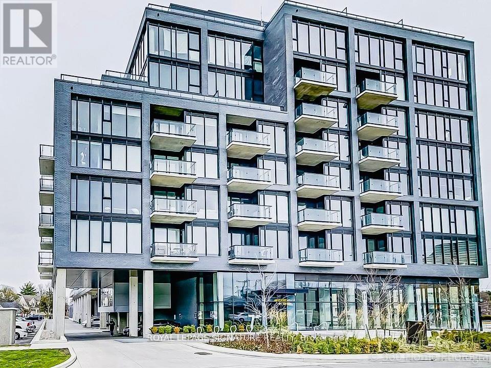 411 - 7 SMITH CRESCENT