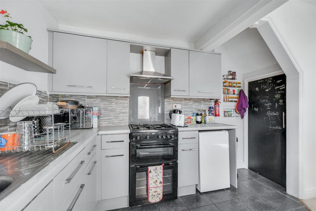 Additional image 8 of 3 bed terraced house for saleEllis Grove, Beeston, Nottingham NG9