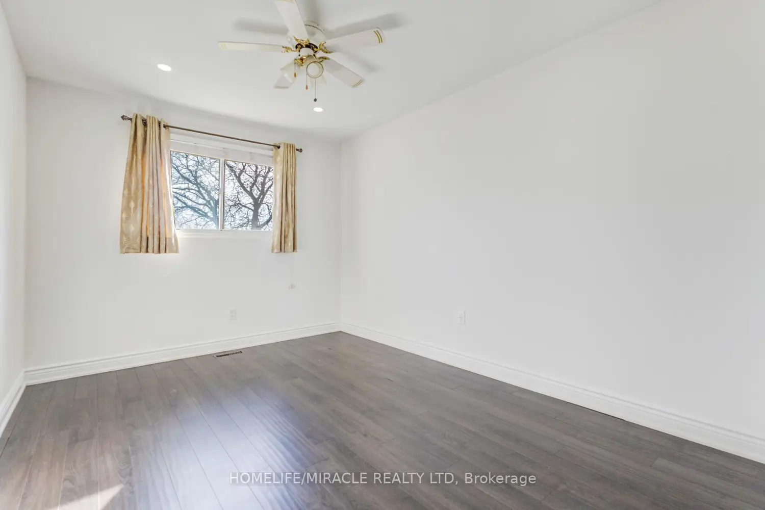 Additional image 15 of 7450 Darcel Avenue 13