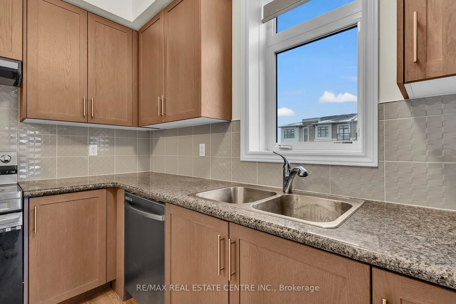 Additional image 4 of 10 Halliford Place G-32 (312)