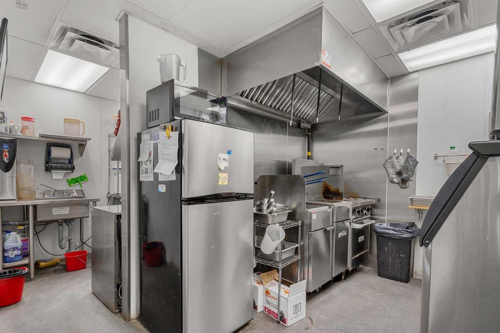 Additional image 3 of 104-1851 Sirocco Drive SW, Calgary, AB, T3H 4R5