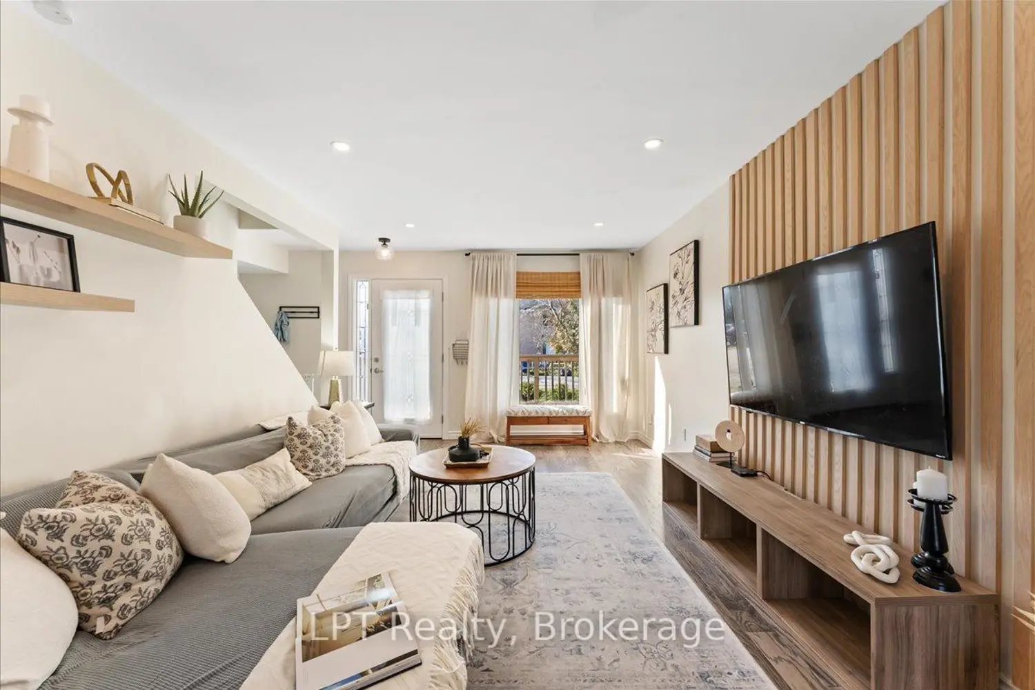 154 Beach Road photo 3