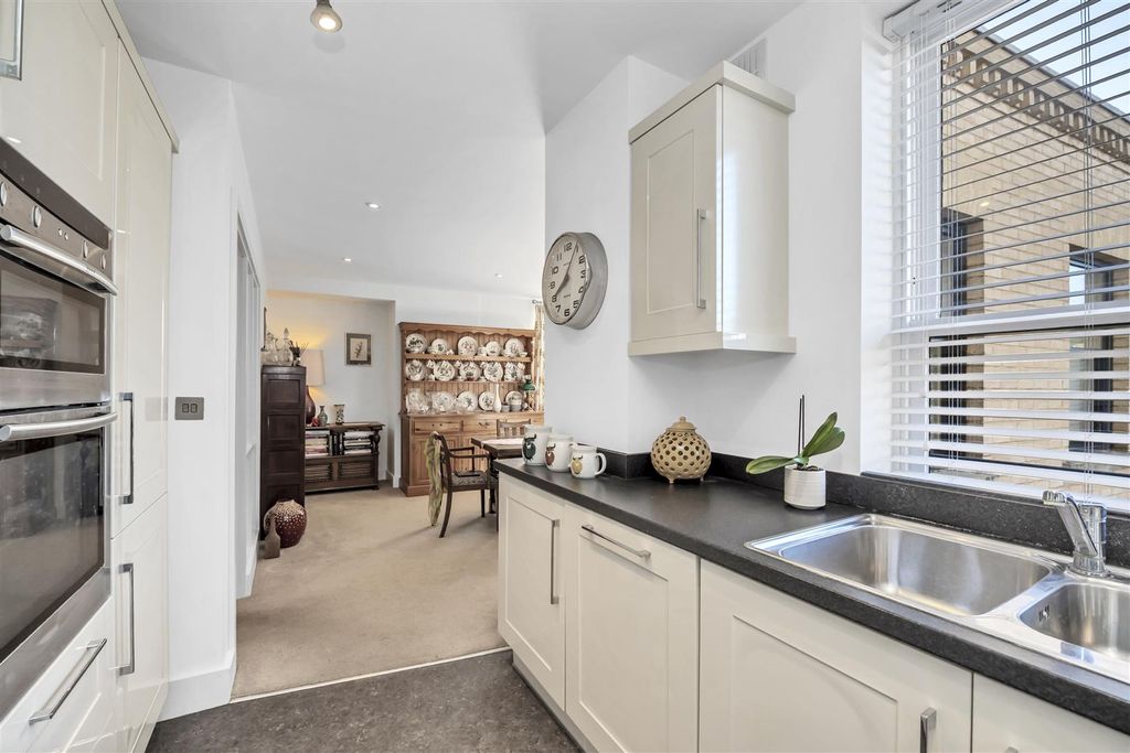Additional image 5 of 2 bed flat for saleHatter Street, Bury St. Edmunds IP33
