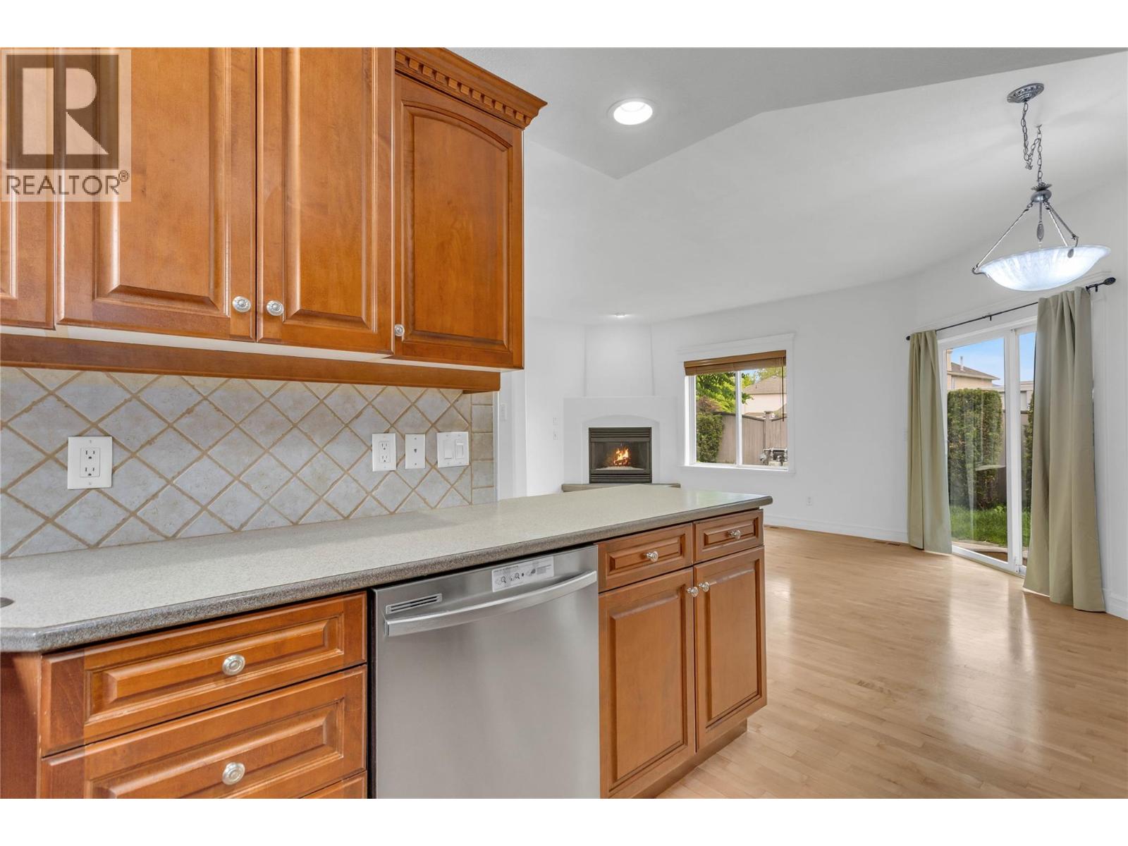 Additional image 5 of 104-4049 Lakeshore Road, Kelowna, BC, V1W1V7