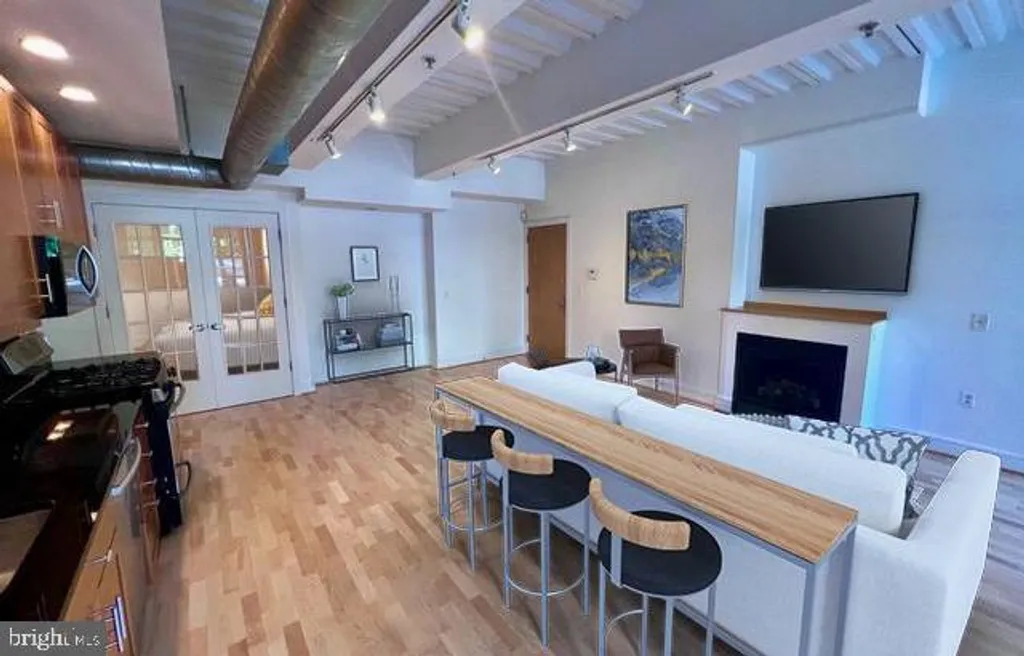1320 13th St NW Unit 1, Washington, DC 20005 photo 3