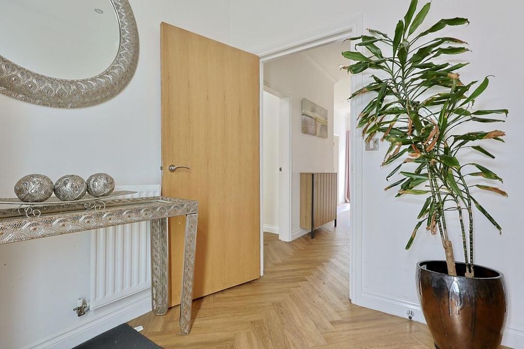 Additional image 12 of 5 bed end terrace house for saleFeatherstone Grove, Newcastle Upon Tyne NE3