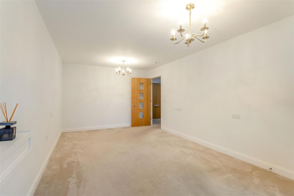 Additional image 5 of 2 bed flat for saleSaxon Gardens, Penn Street, Oakham, Rutland LE15