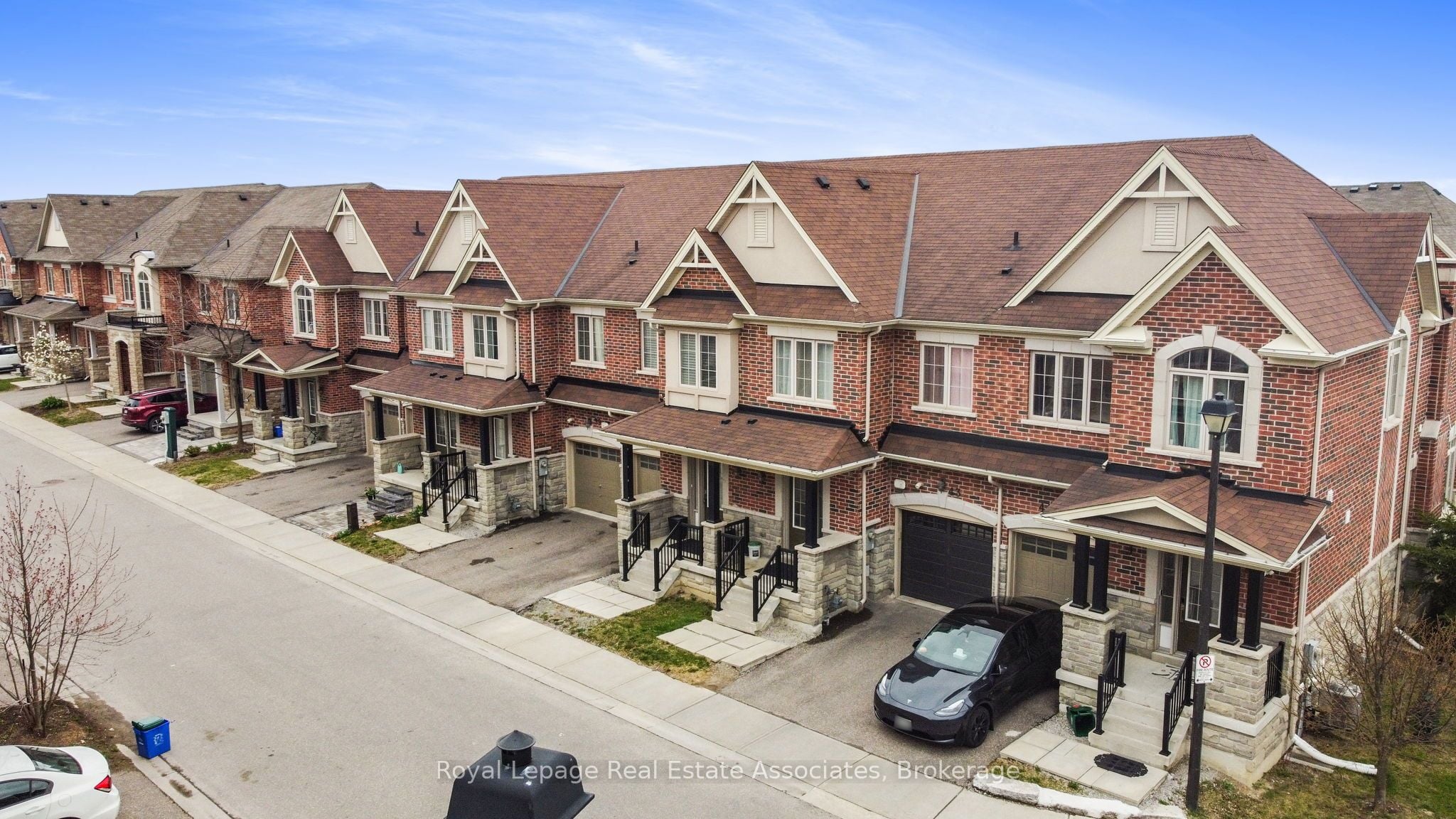 Additional image 2 of 41 Mazarine Lane, Richmond Hill, ON, L4S 0G2