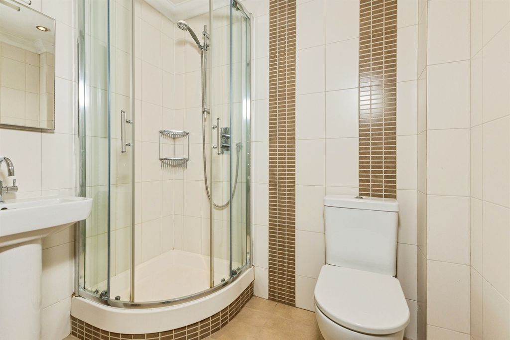 Additional image 7 of 2 bed flat for saleWallingford Road, Goring, Reading RG8