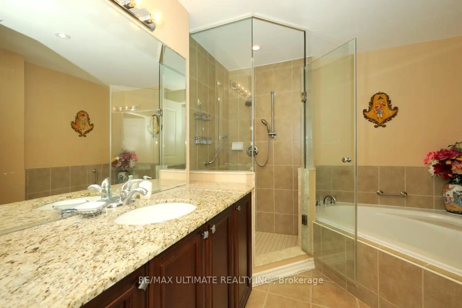 Additional image 8 of 9235 Jane Street 407