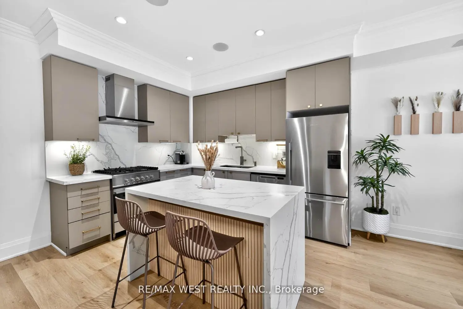 7 Oakburn Crescent Th 11 photo 4