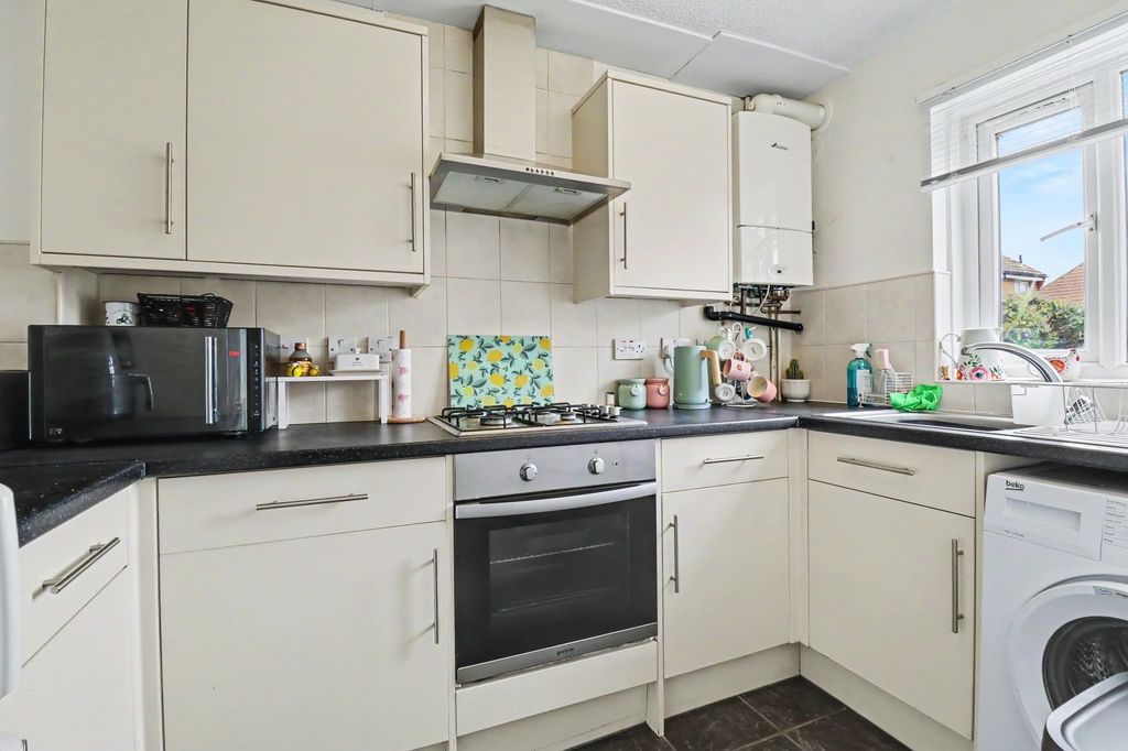 Additional image 3 of 2 bed terraced house for saleHedley Gardens, Hedge End SO30