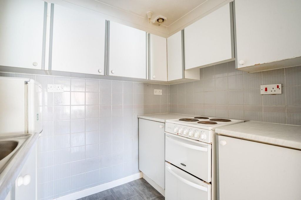 Additional image 5 of 1 bed flat for saleFront Street, Acomb, York YO24