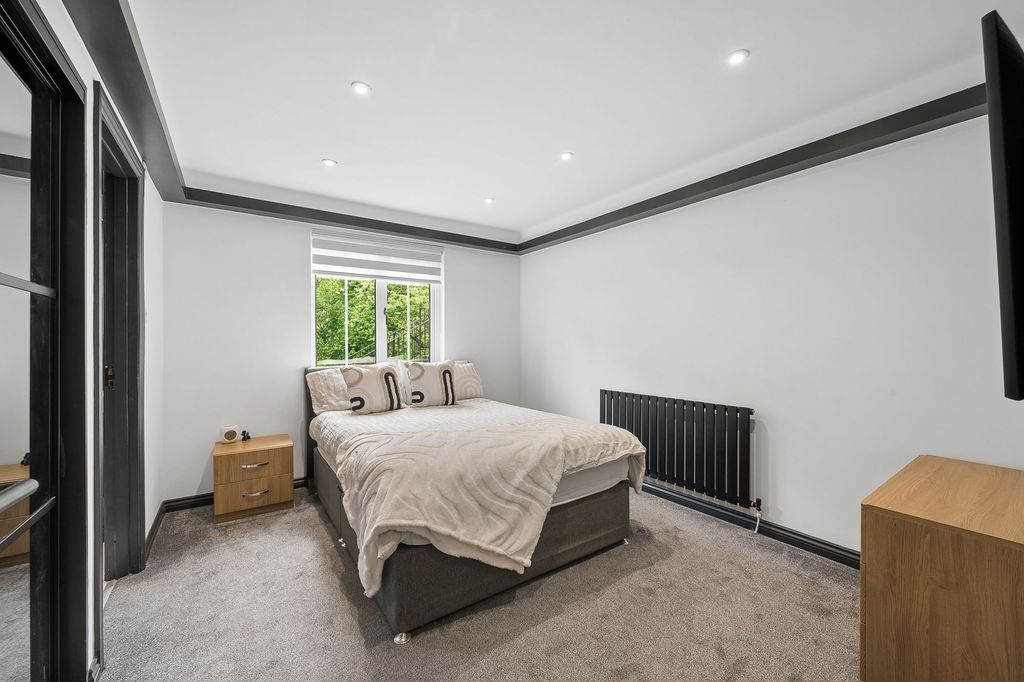 Additional image 12 of 2 bed flat for saleQuarrywood Court, Livingston EH54