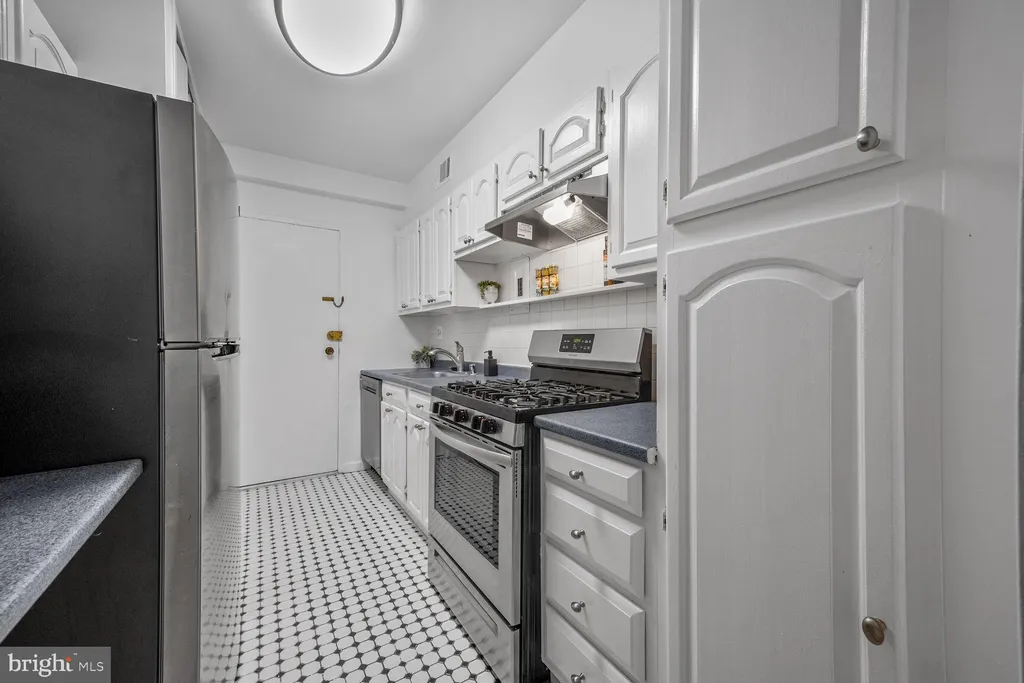 Additional image 12 of 4201 Cathedral Avenue NW Unit 303E, Washington, DC 20016