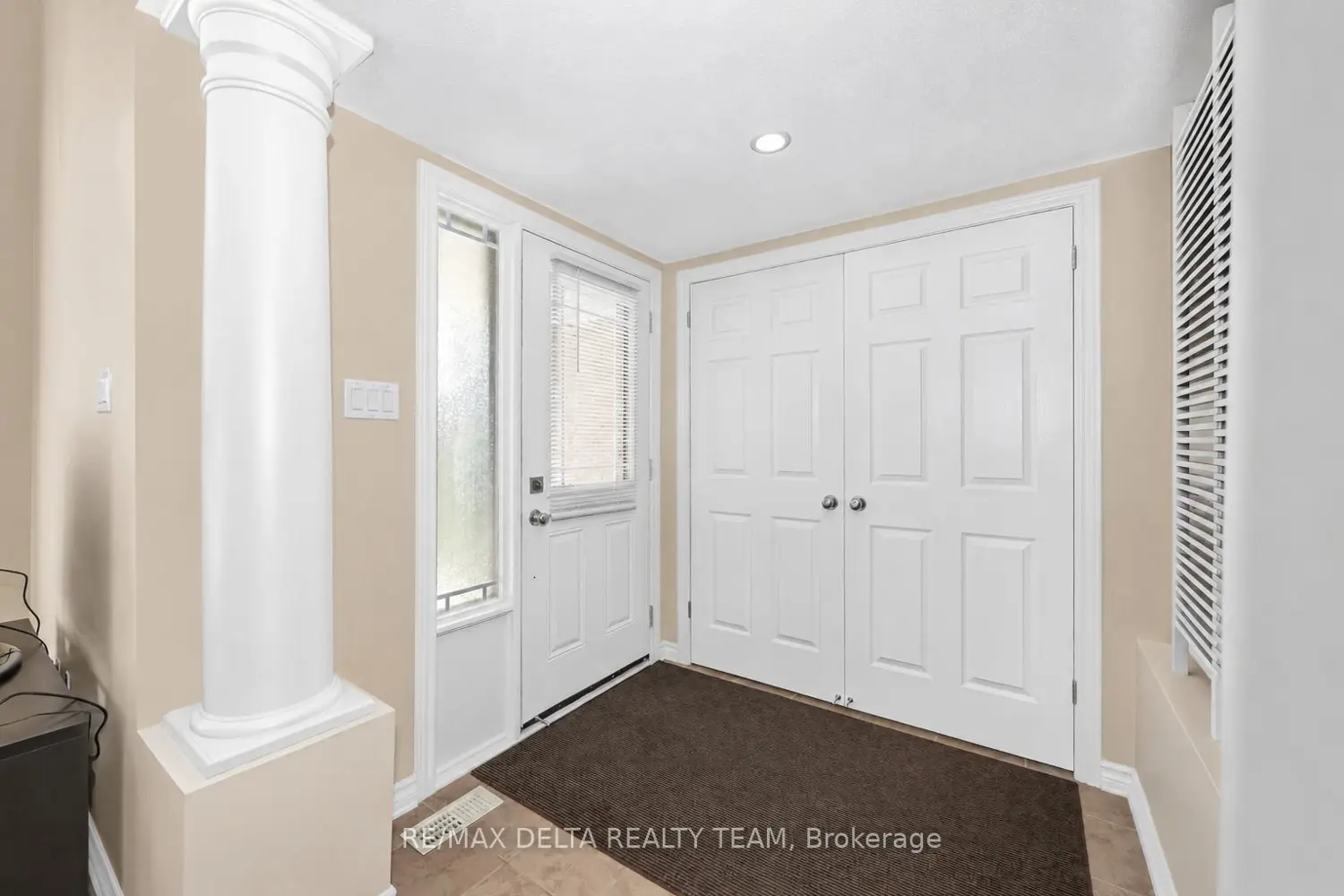 310 Sarabella Street photo 3