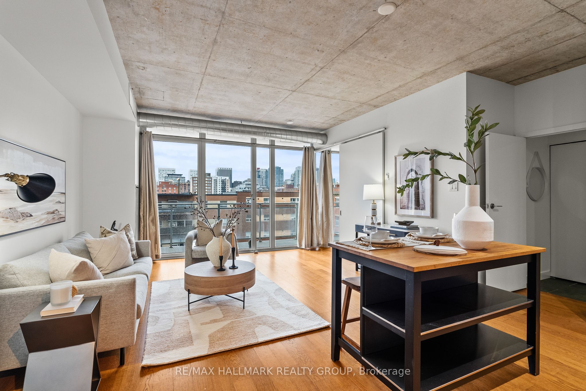 332-354 Gladstone Avenue, Ottawa, ON, K2P 0R4