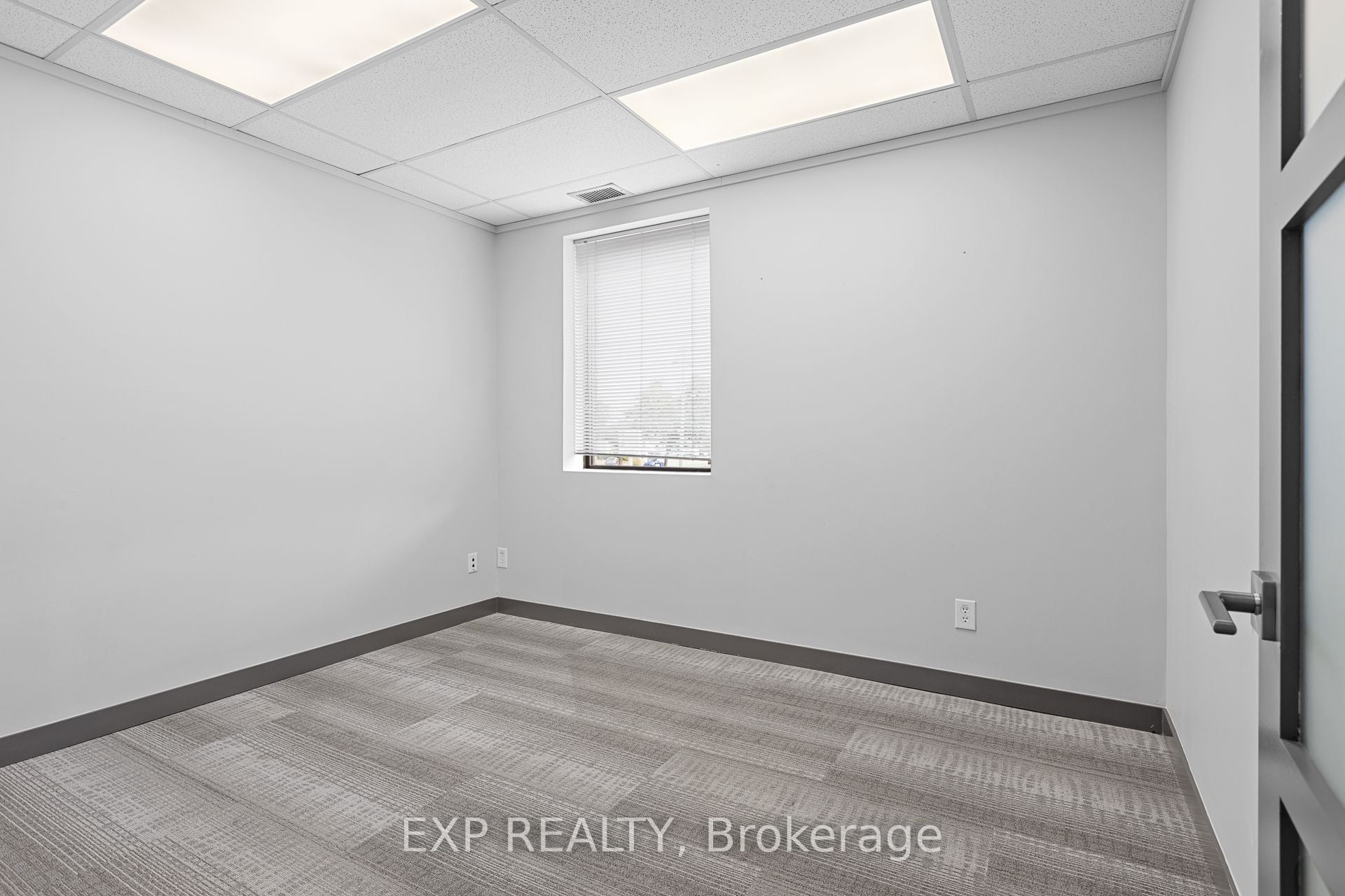 Additional image 4 of 201A-1600 Laperriere Avenue, Ottawa, ON, K1Z 8P5