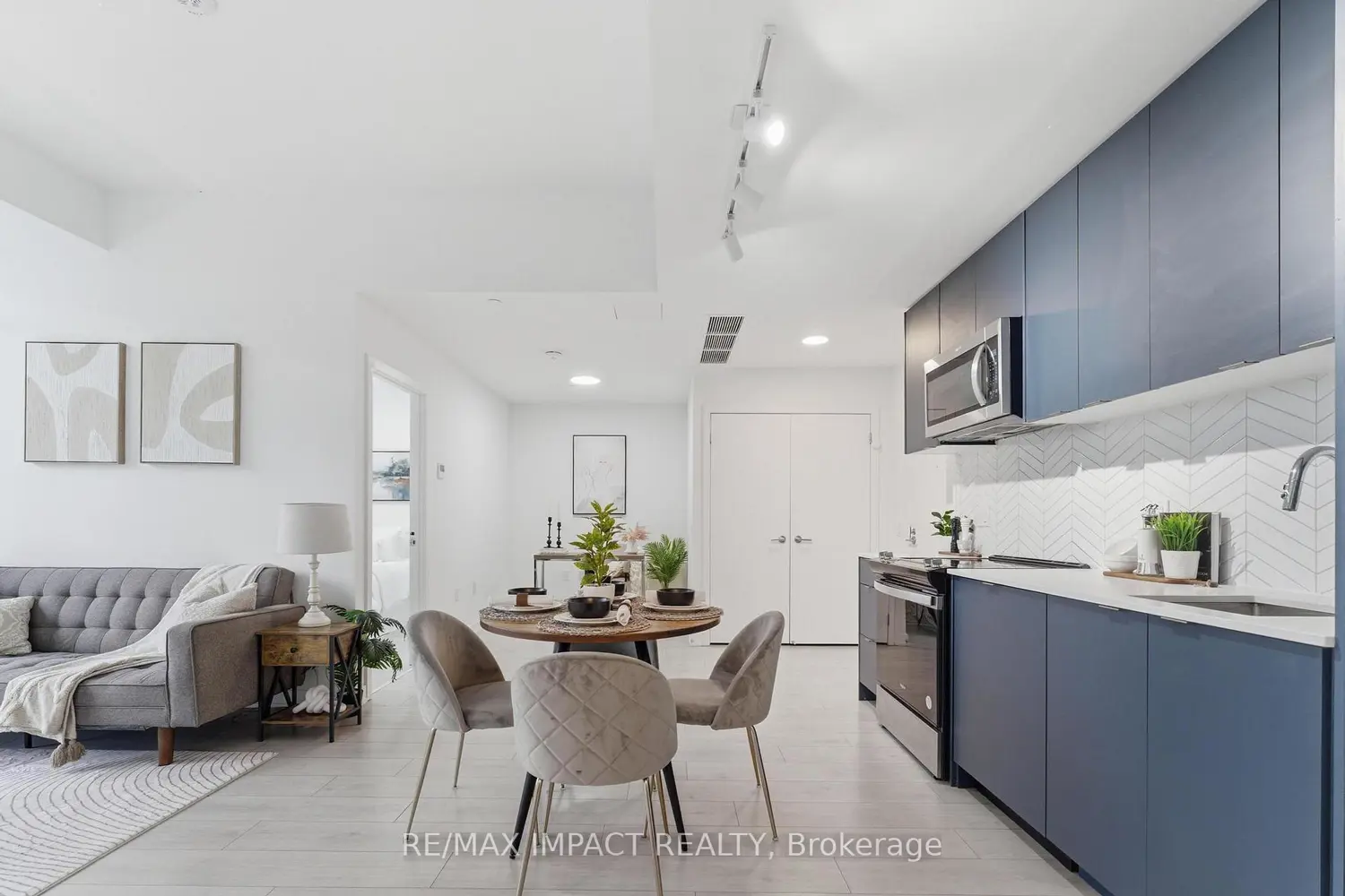 Additional image 6 of 1614 Charles Street 522