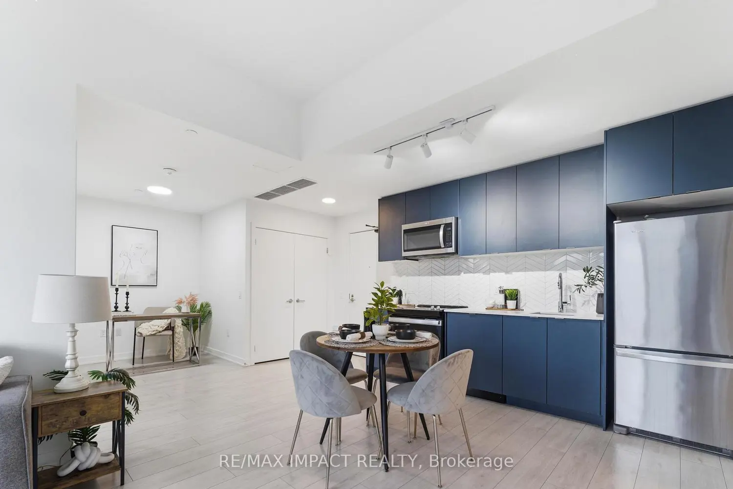Additional image 5 of 1614 Charles Street 522