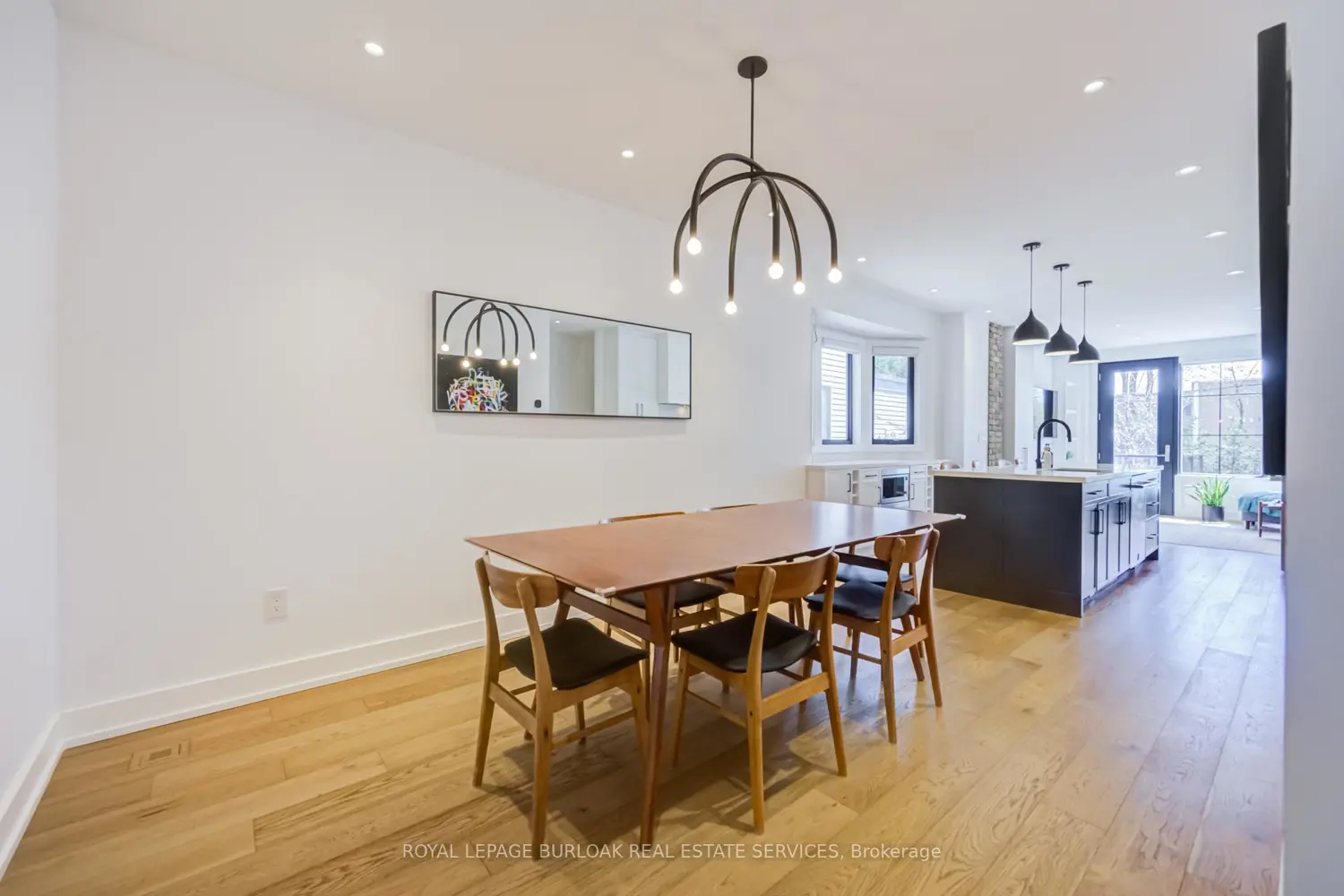 103 Harcourt Avenue photo 2