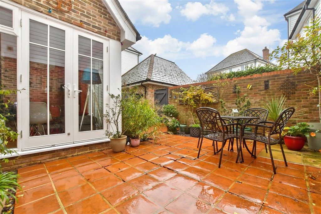 4 bed terraced house for saleLaxton Walk, Kings Hill, West Malling, Kent ME19