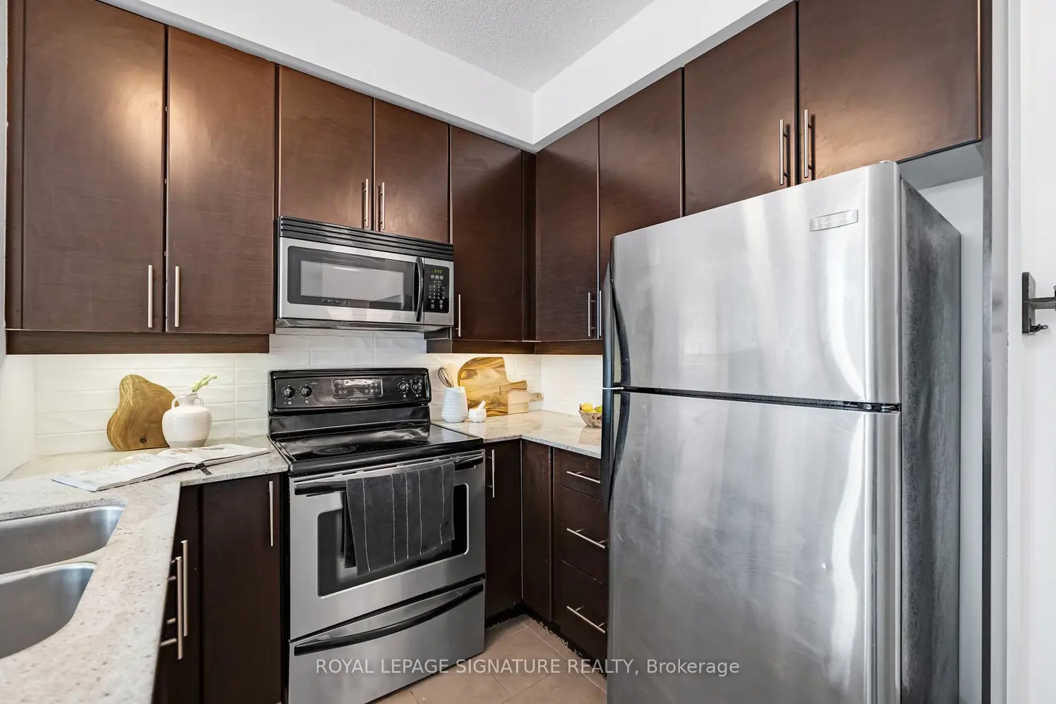 18 Harbour Street 1801 photo 3