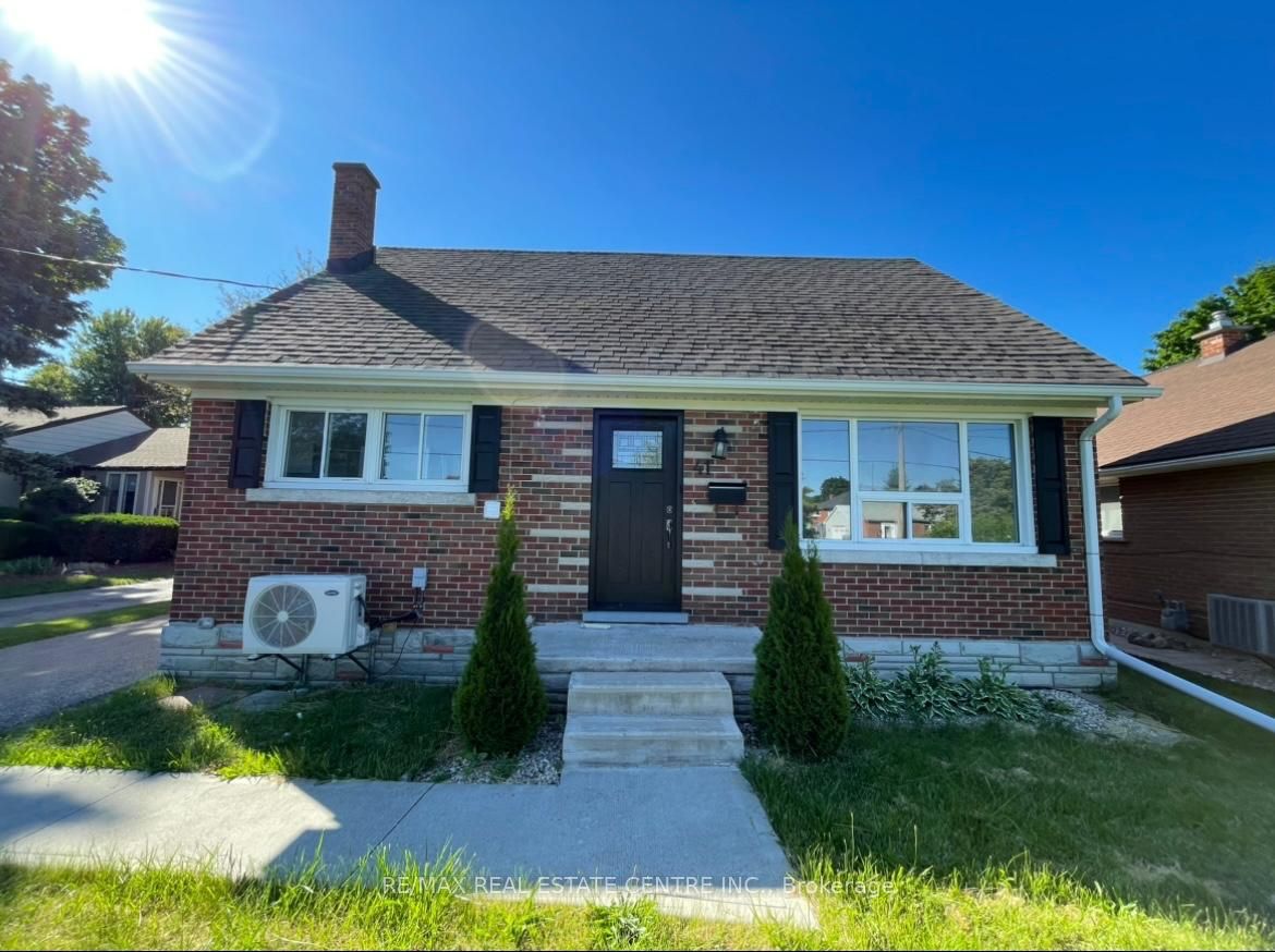 lower-41 Belleview Avenue, Kitchener, ON, N2B 1G4